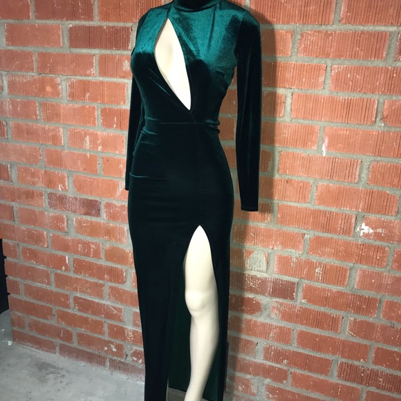 ☃️Slaying In Velvet Maxi Dress - Picture 6 of 6